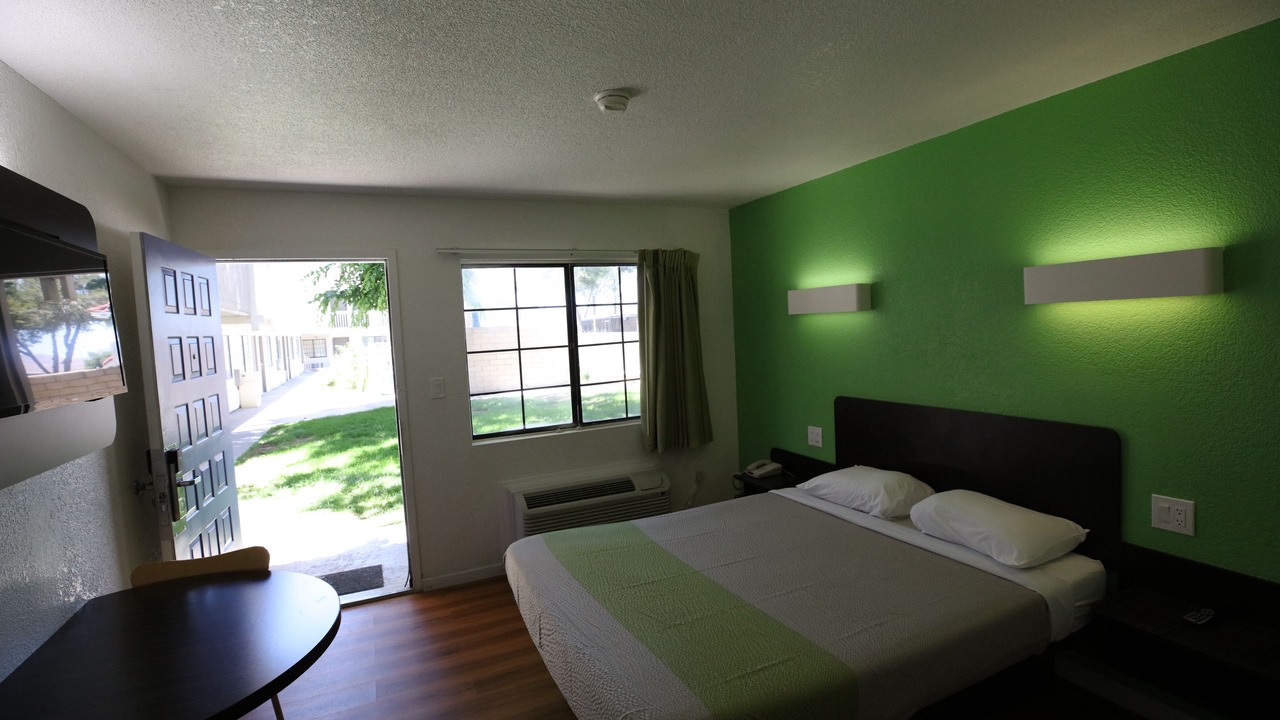Photo of Bedroom in Barstow
