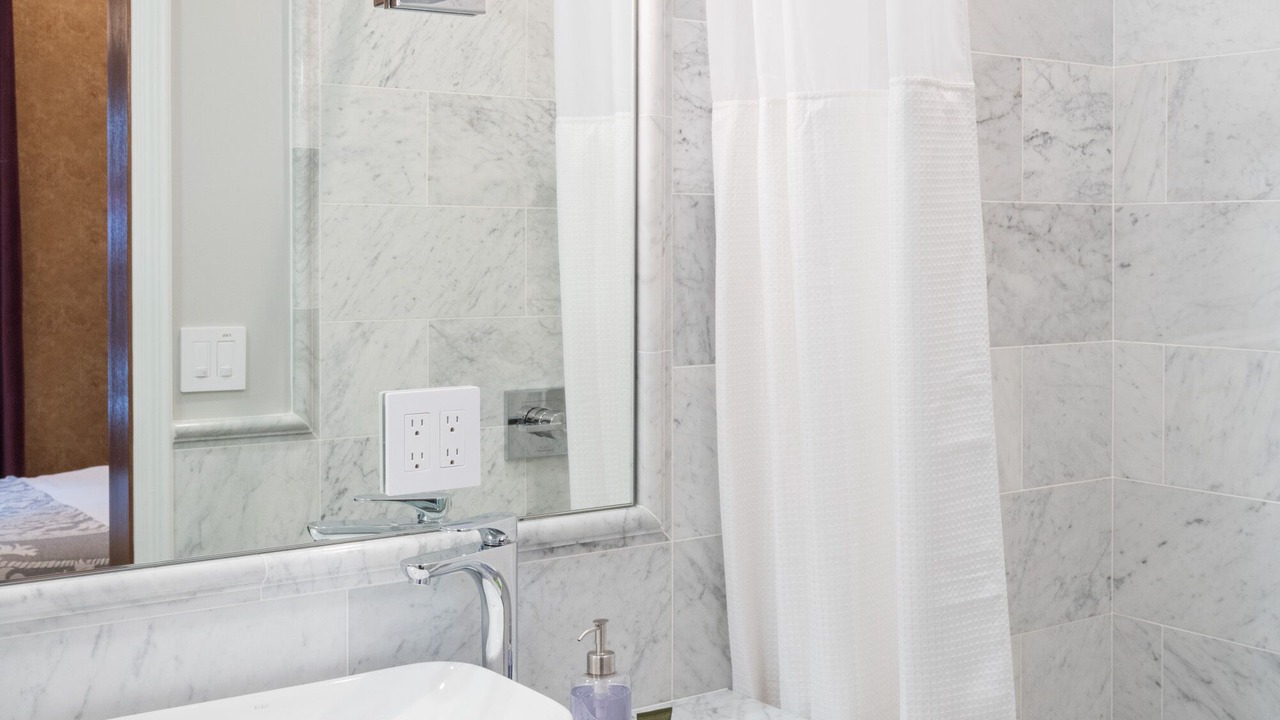 Photo of Bathroom in Lower Pacific Heights