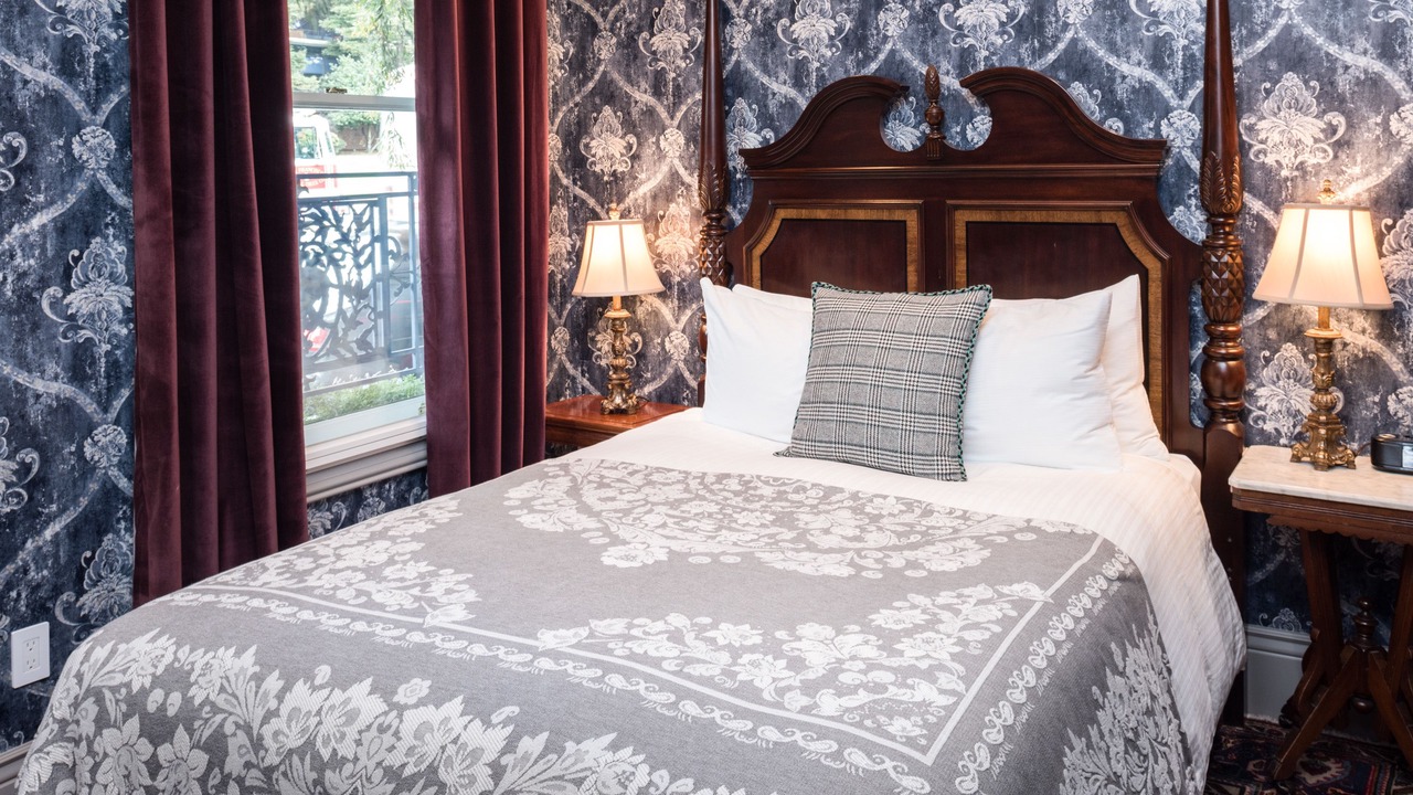 Photo of Bedroom in Lower Pacific Heights