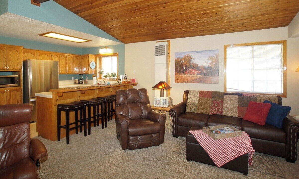 Photo of Livingroom in Big Bear City
