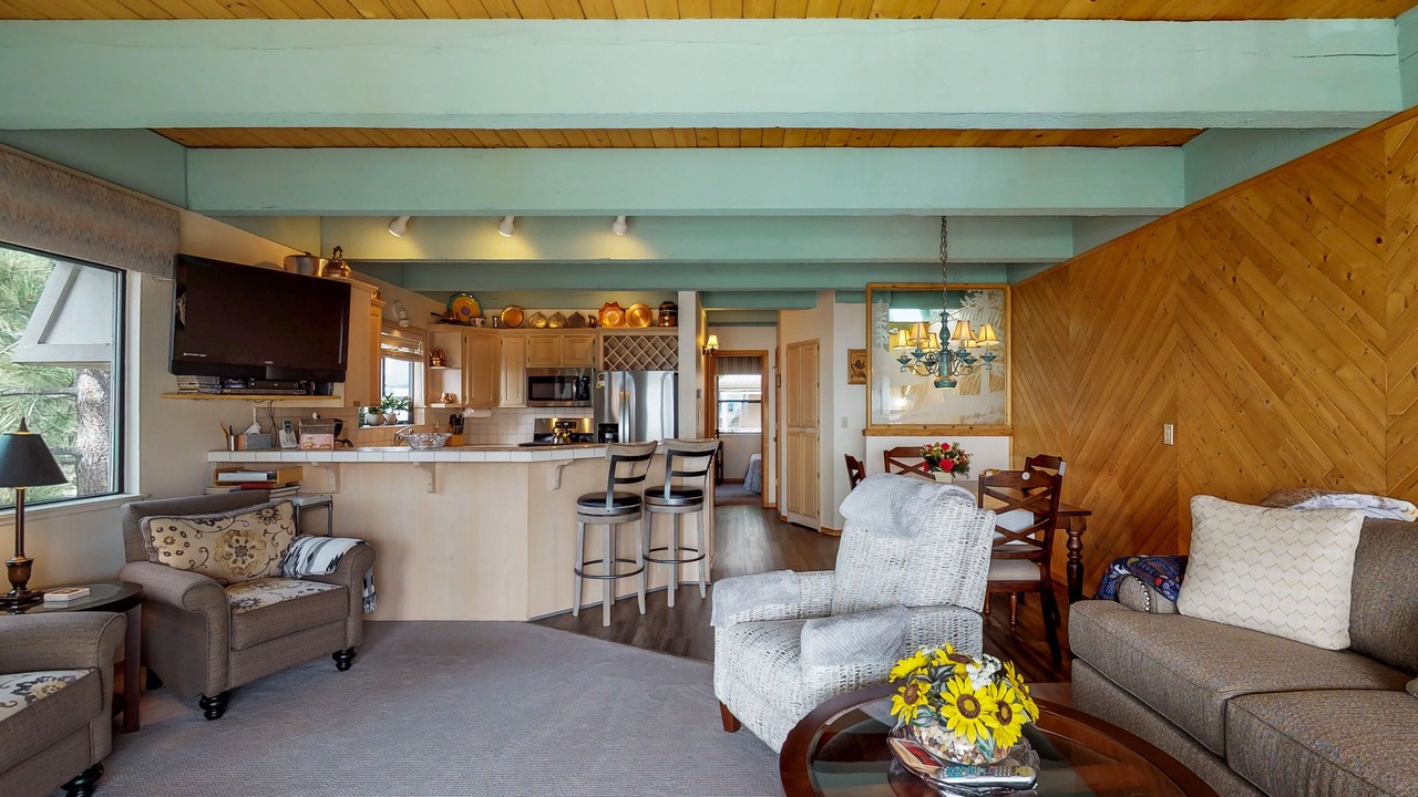Photo of Livingroom in Tahoya Shores