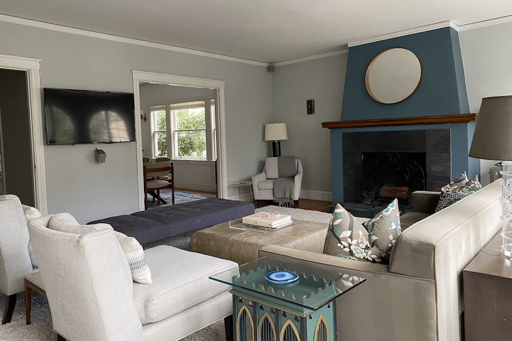 Photo of Livingroom in Marina District