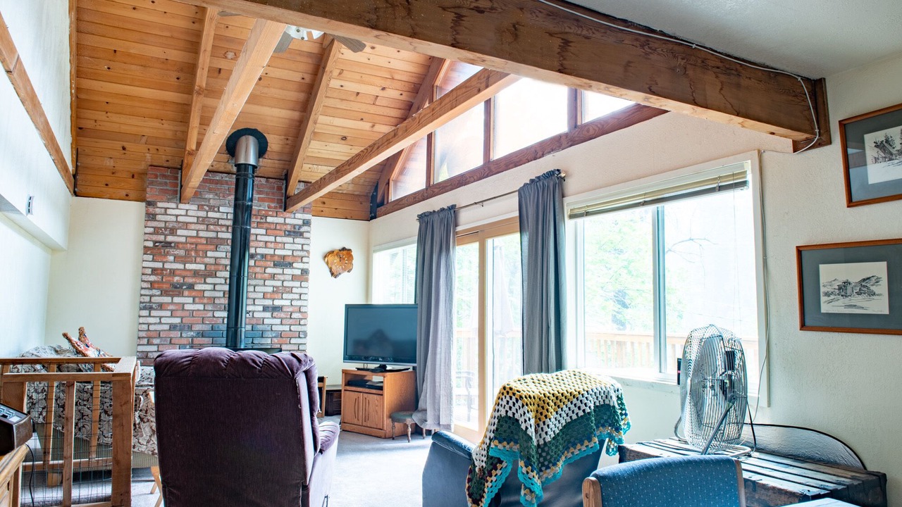 Photo of Livingroom in Sierra City
