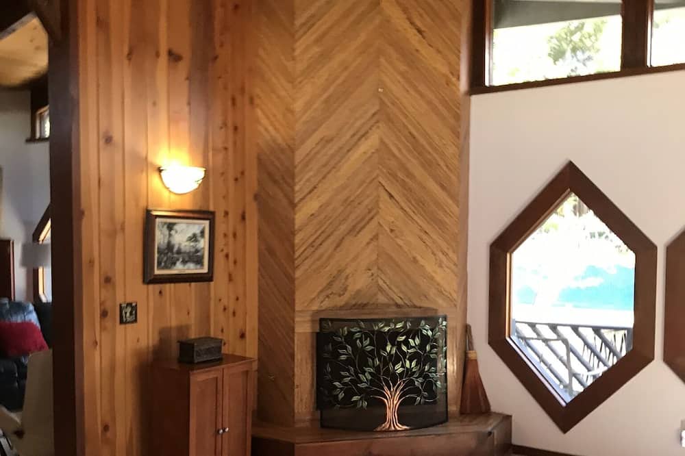 Photo of Livingroom in Mission Canyon