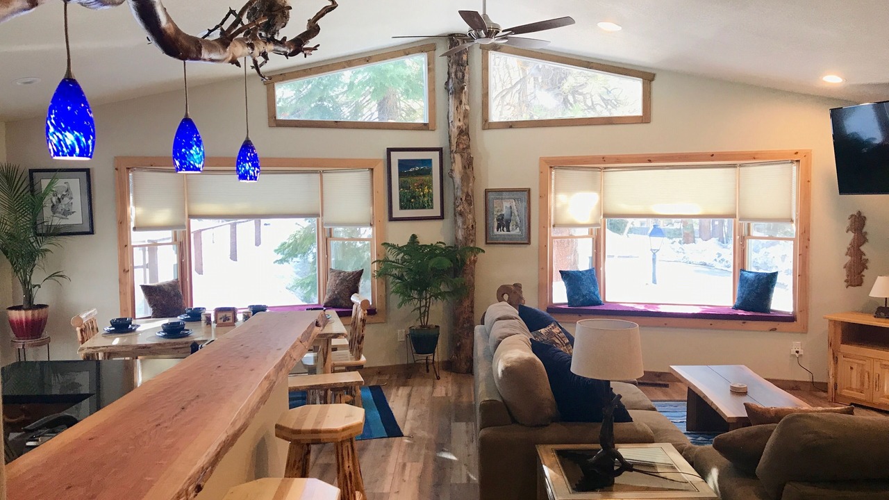 Photo of Livingroom in Pioneer Trail