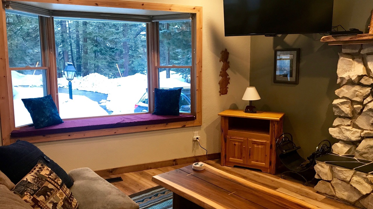 Photo of Livingroom in Pioneer Trail