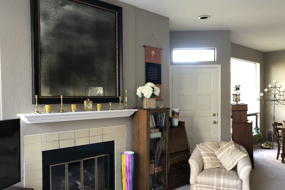 Photo of Livingroom in San Ramon