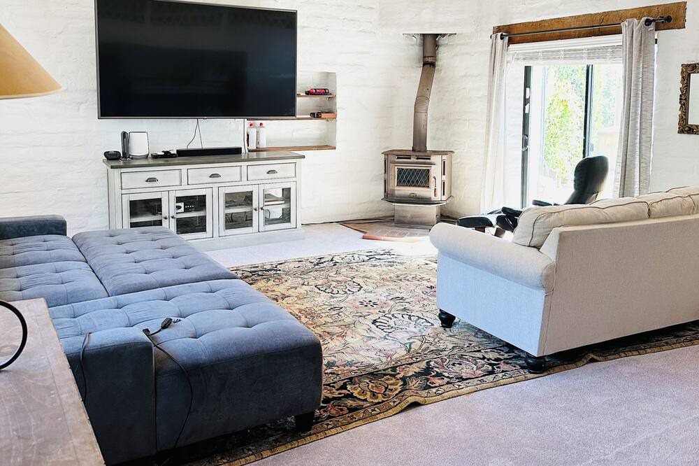 Photo of Livingroom in Mission Canyon