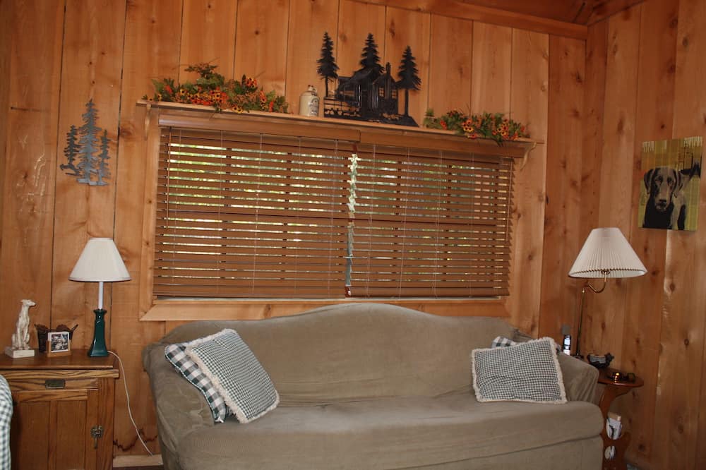 Photo of Livingroom in Camp Nelson