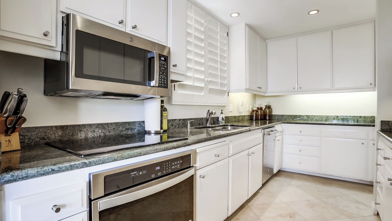 Photo of Kitchen in Beach Barber Tract