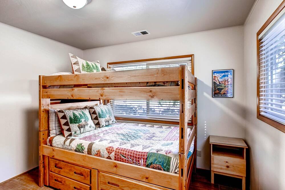 Photo of Bedroom in Yosemite Forks