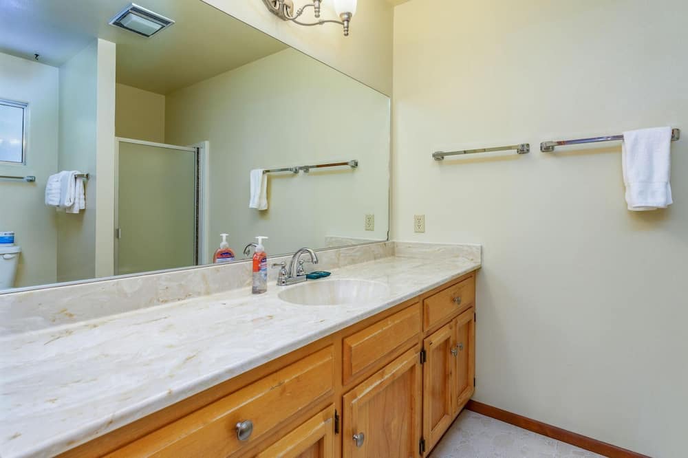 Photo of Bathroom in Yosemite West
