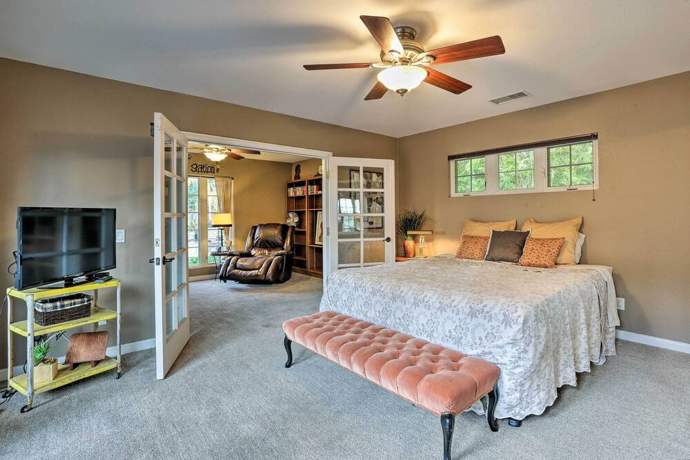 Photo of Bedroom in Lincoln Acres