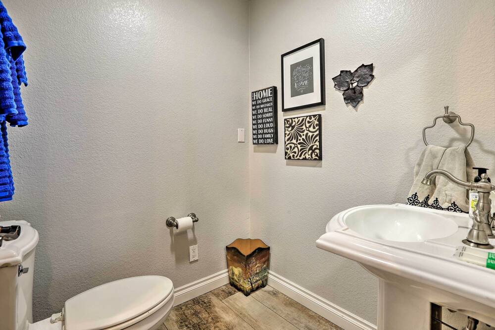 Photo of Bathroom in Lincoln Acres