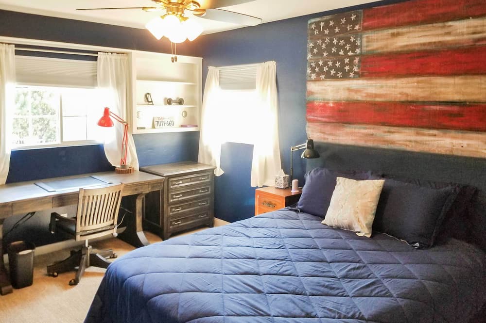 Photo of Bedroom in Lincoln Acres