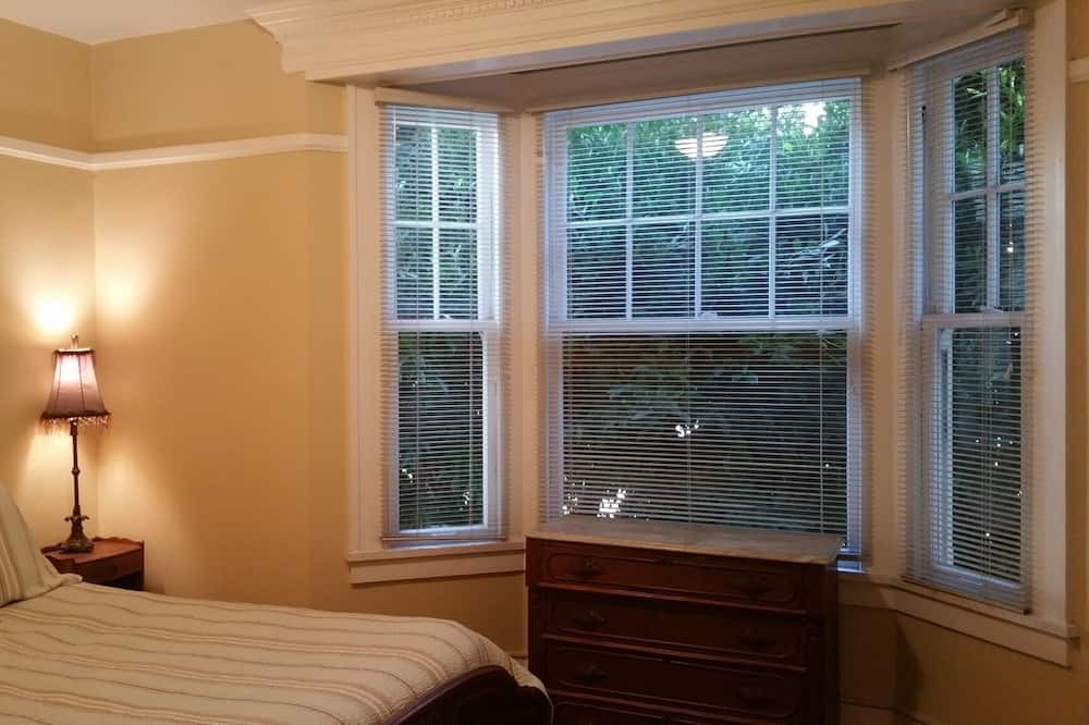 Photo of Bedroom in Nob Hill