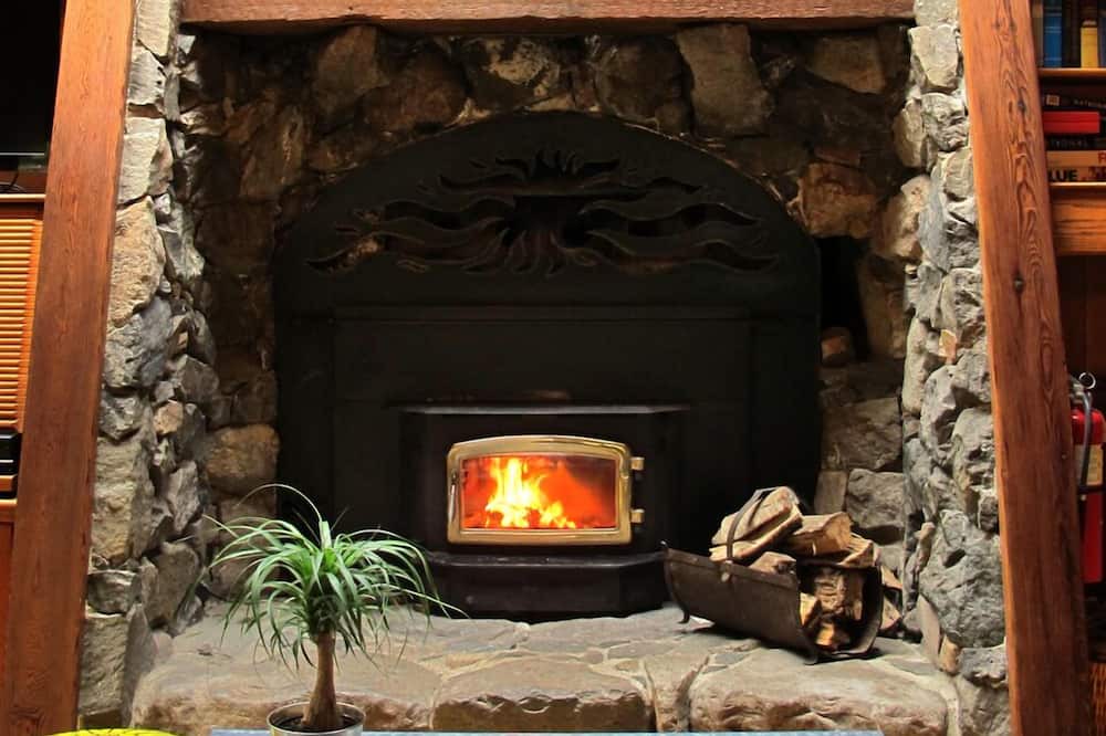 Photo of Livingroom in Point Reyes Station