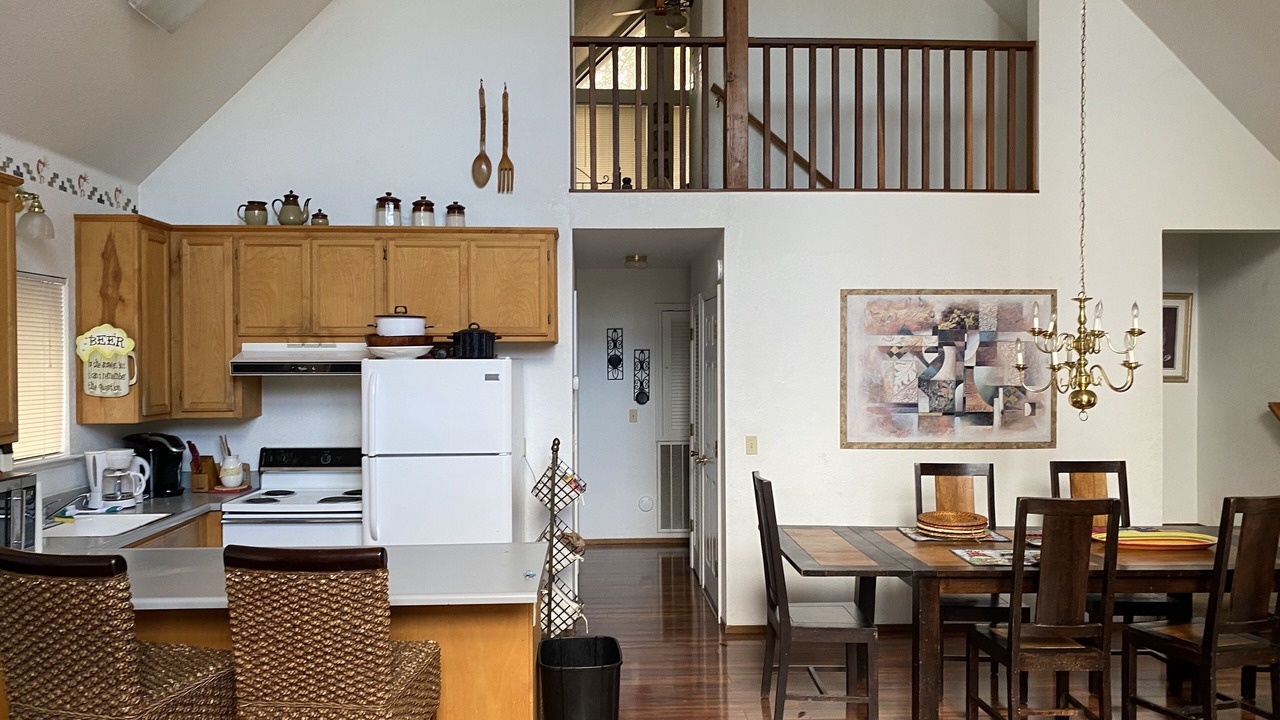 Photo of Kitchen in Groveland