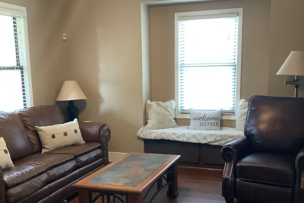 Photo of Livingroom in Victor