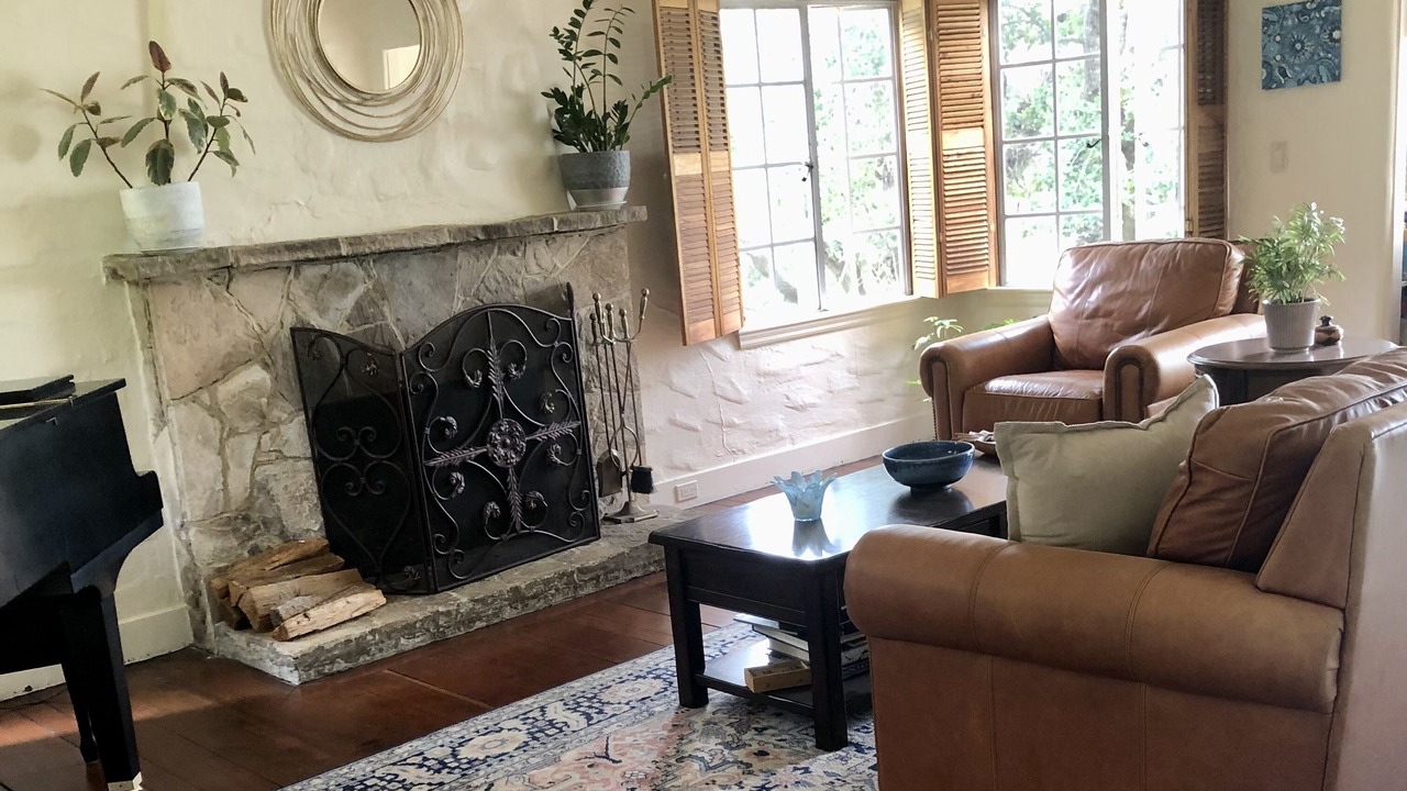 Photo of Livingroom in San Anselmo