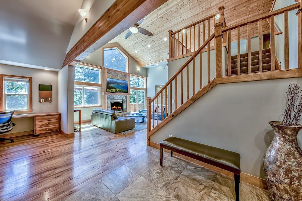 Photo of Bedroom in Country Club Estates