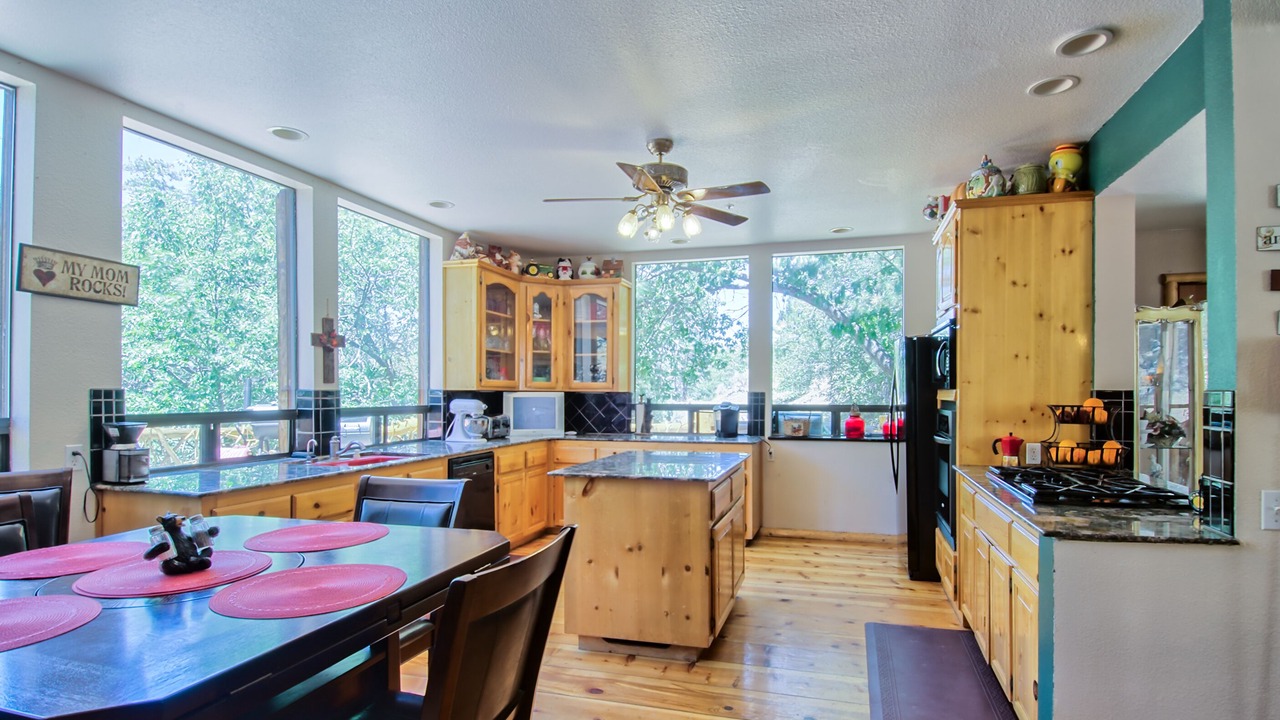 Photo of Kitchen in Wrightwood