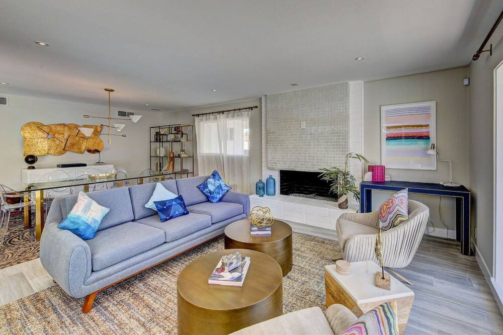 Photo of Livingroom in Palm Desert