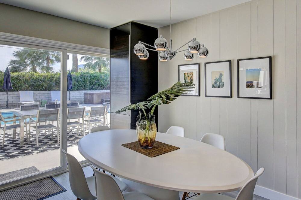 Photo of Livingroom in Palm Desert
