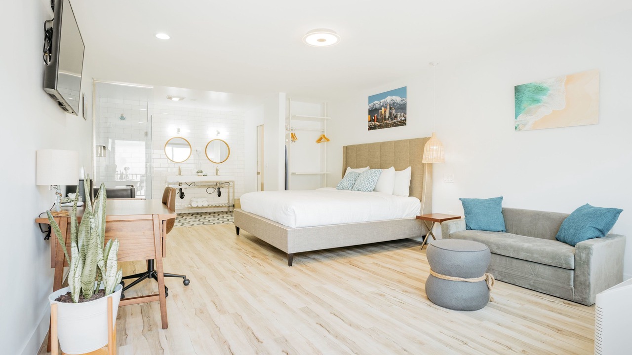 Photo of Bedroom in Belmont Shore
