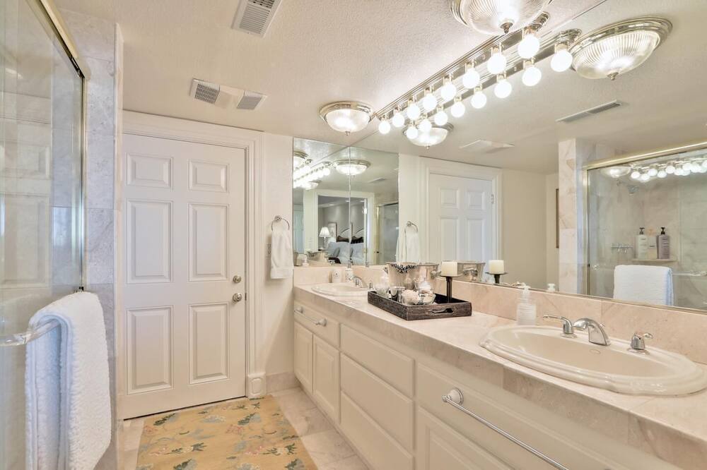 Photo of Bathroom in La Selva Beach