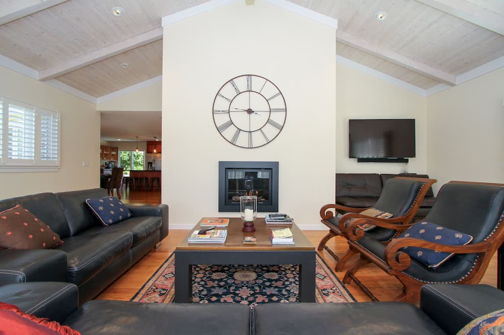 Photo of Livingroom in Kenwood
