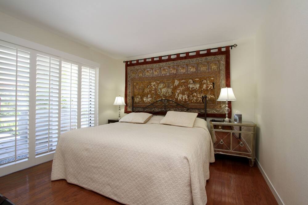 Photo of Bedroom in Kenwood
