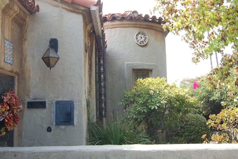 Photo of Others in Los Feliz