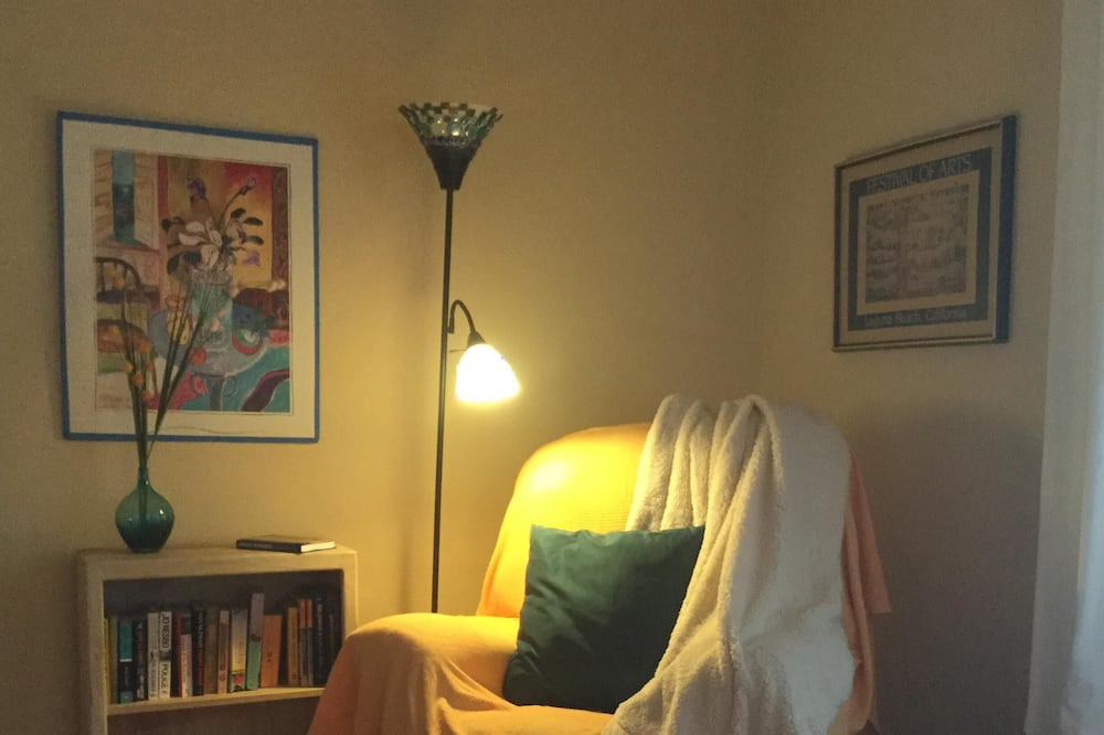 Photo of Livingroom in Los Feliz