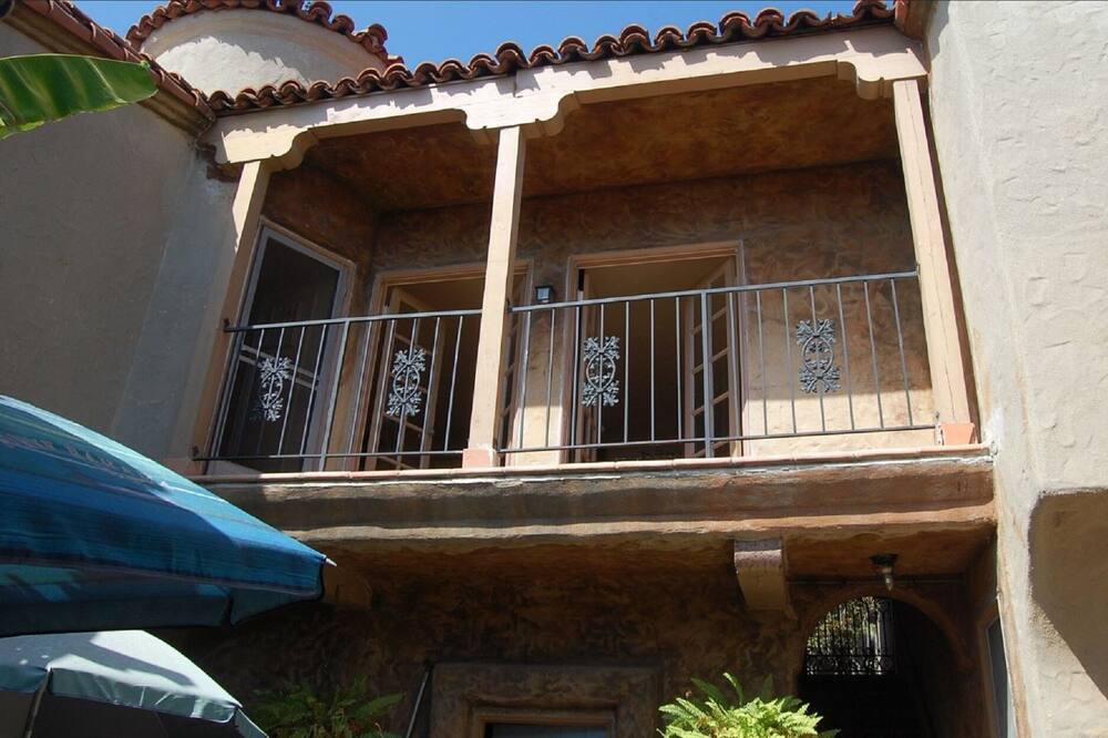 Photo of Patio Balcony in Los Feliz