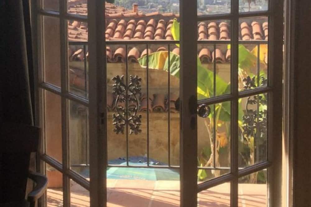 Photo of Others in Los Feliz