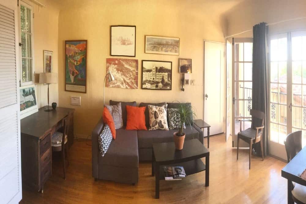Photo of Bedroom in Los Feliz