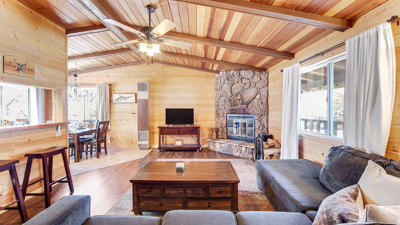 Photo of Livingroom in North Broadway