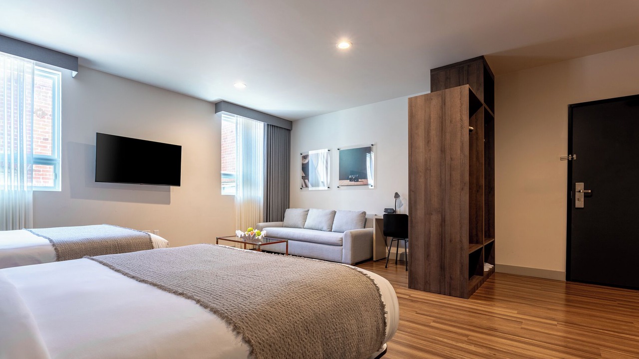 Photo of Livingroom in Wilshire Center