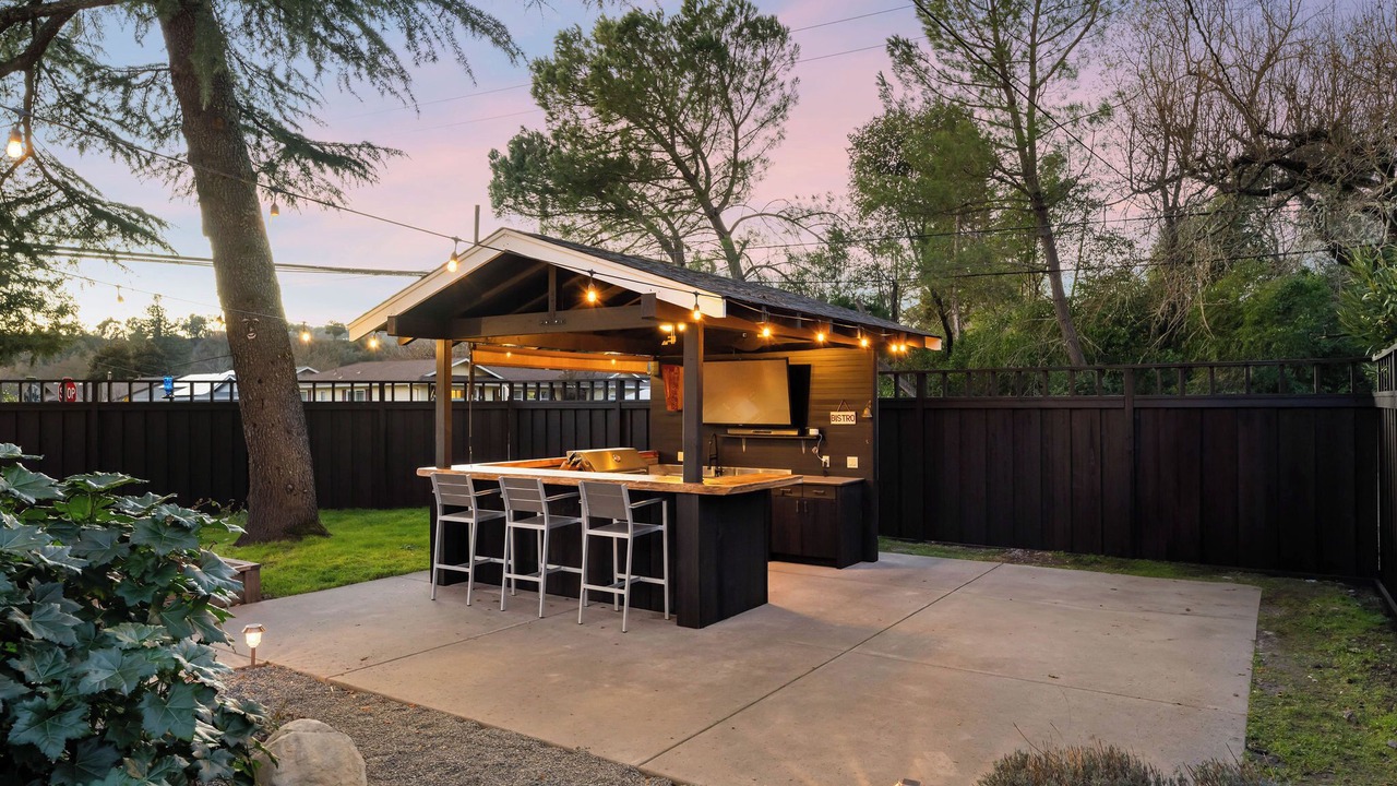 Photo of Outdoor in Kenwood