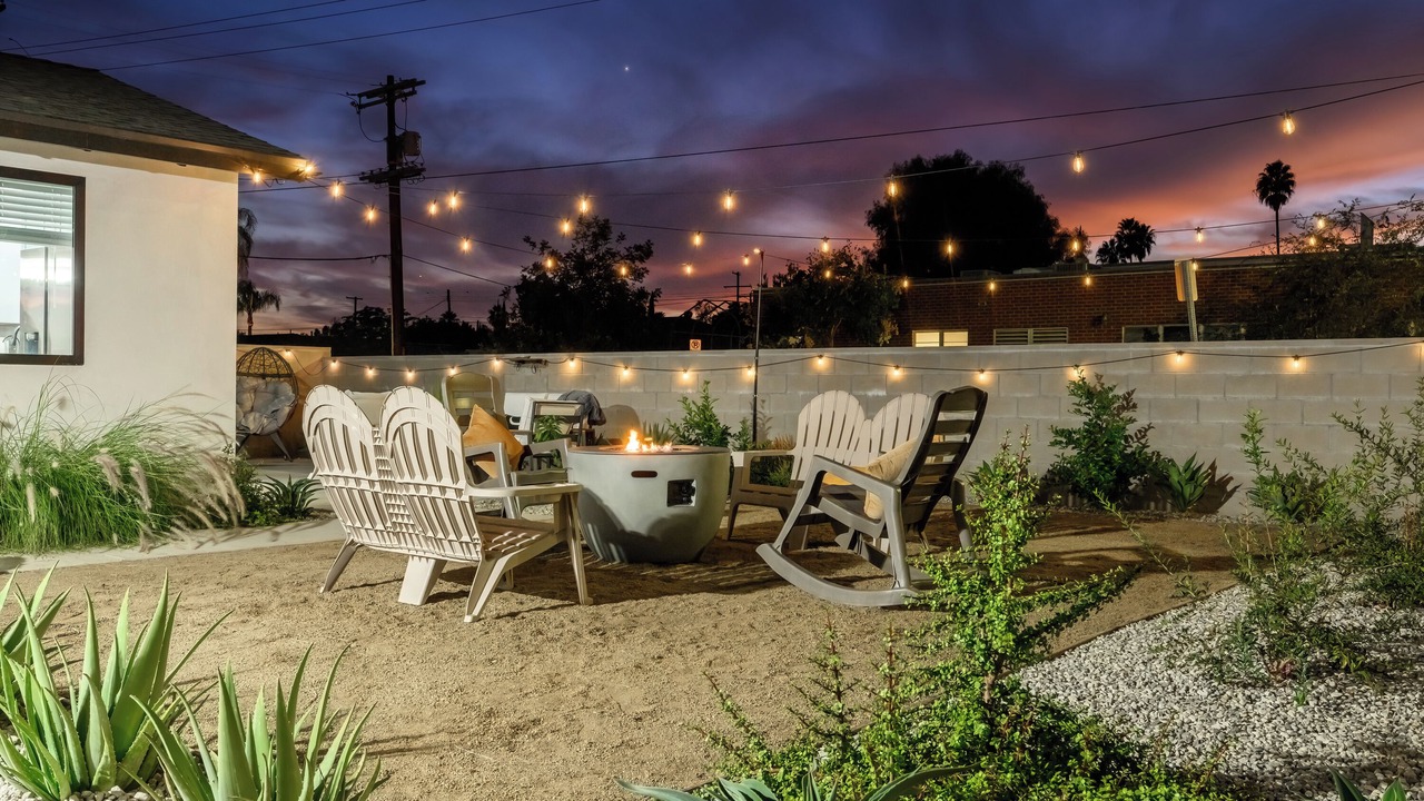 Photo of Outdoor in Canoga Park