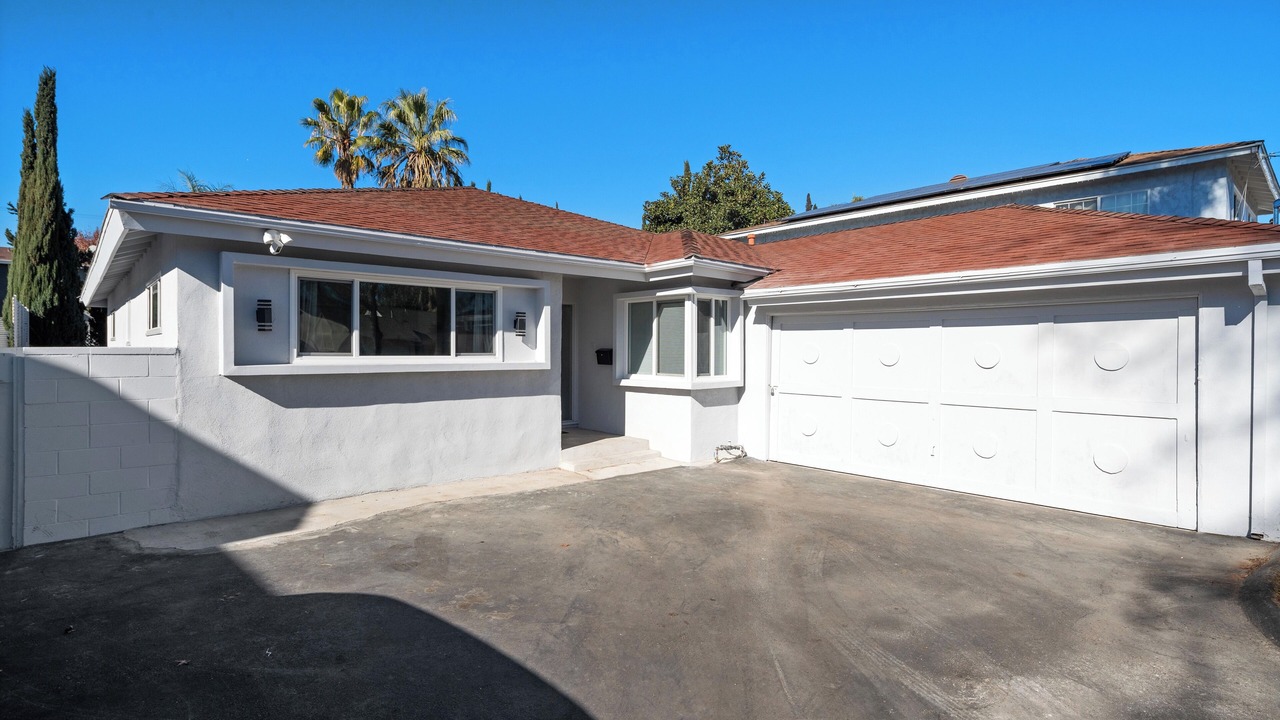 Photo of Outdoor in Valley Glen