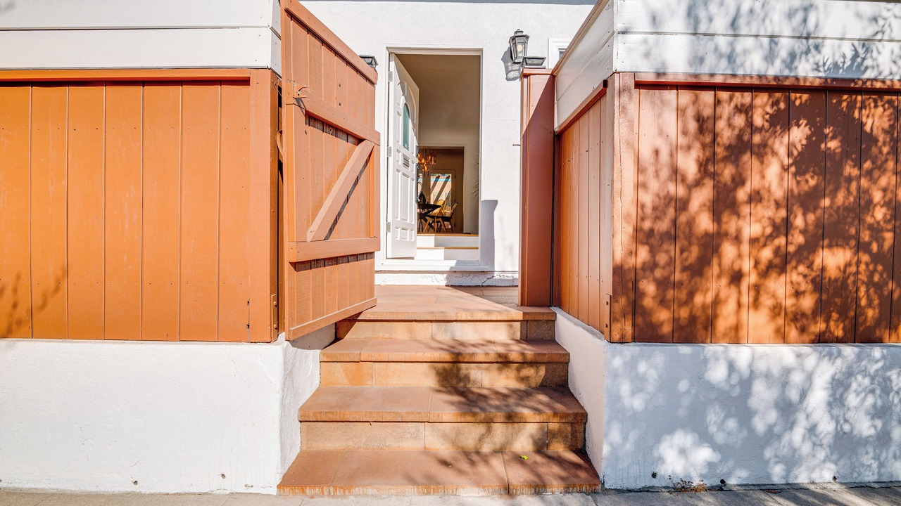 Photo of Outdoor in Fairfax District