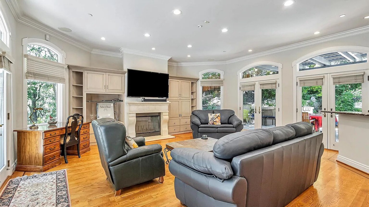 Photo of Livingroom in Saratoga