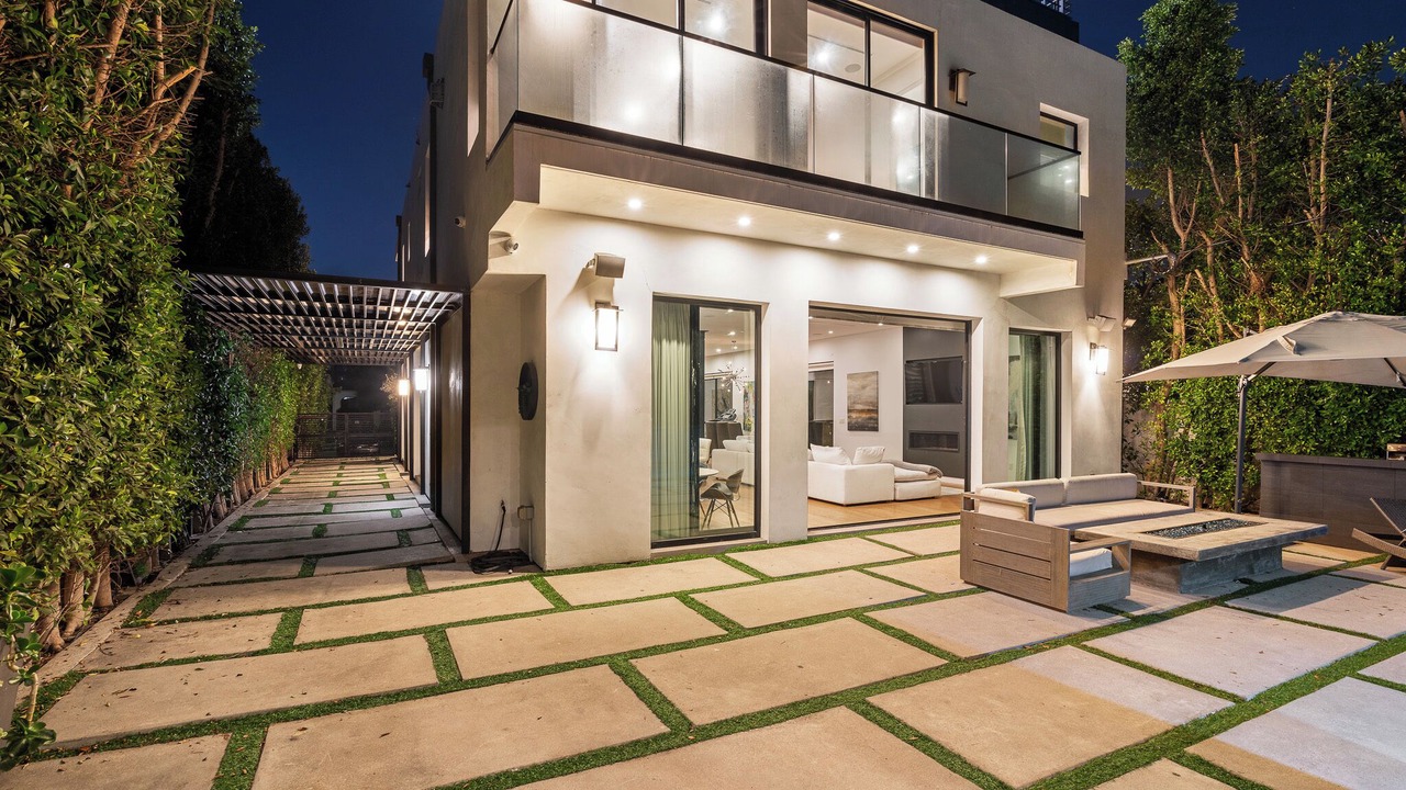 Photo of Outdoor in Melrose