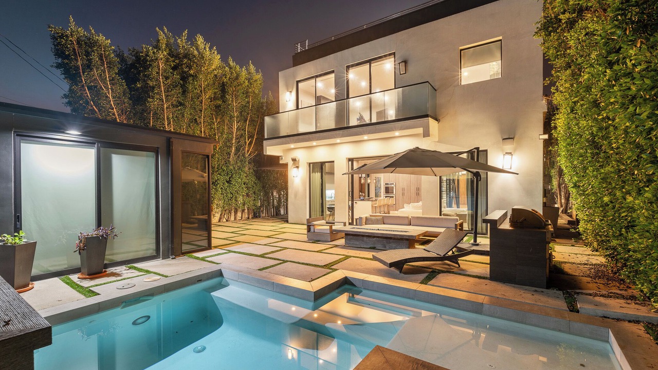 Photo of Outdoor in Melrose