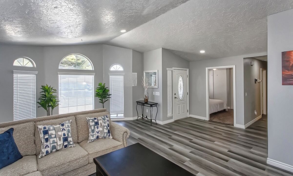 Photo of Livingroom in Hesperia