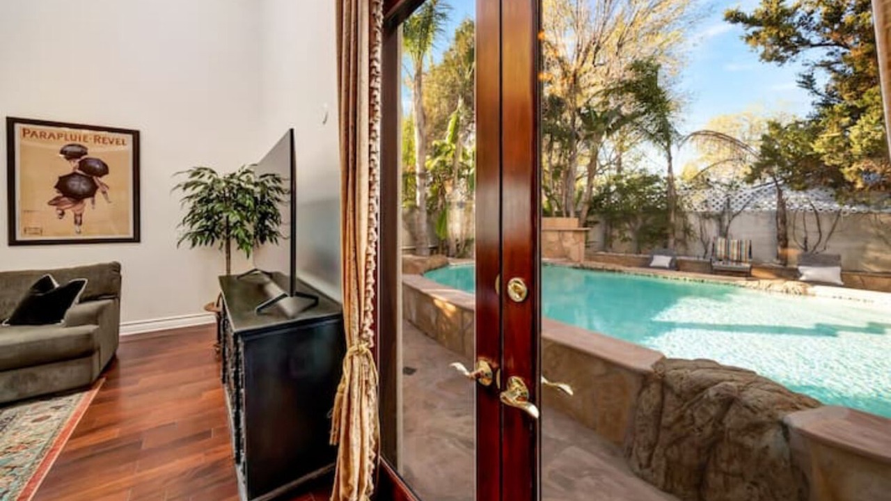Photo of Outdoor in Encino
