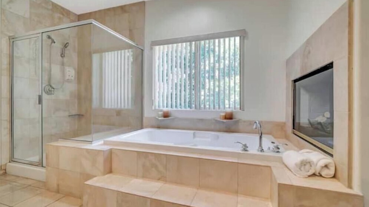 Photo of Bathroom in Tarzana