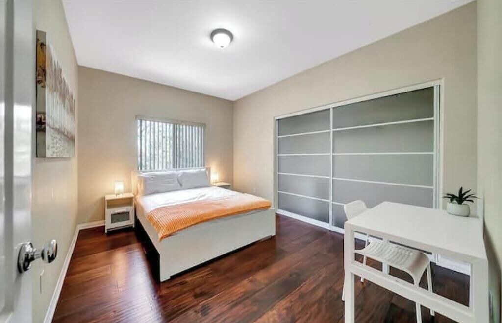 Photo of Bedroom in Tarzana